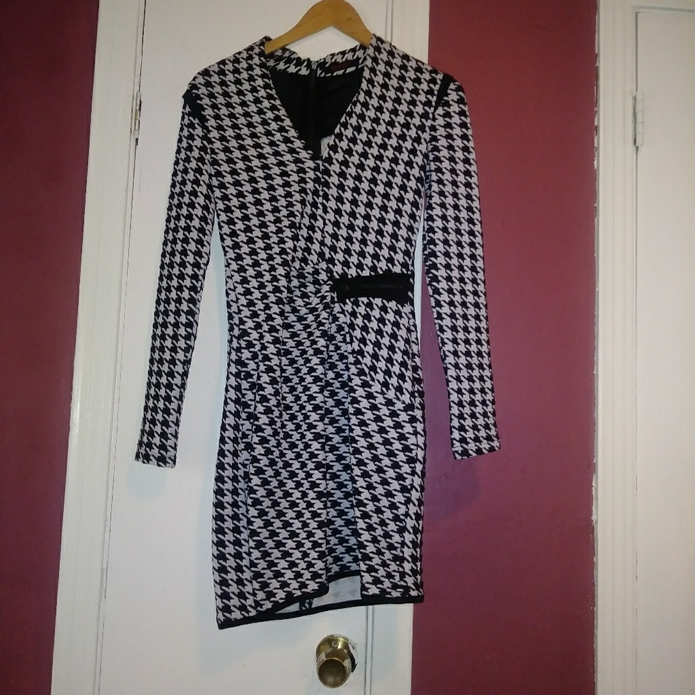 Xaren dress black and white Size S